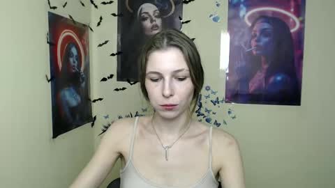 Snapshot of stranger_giirl chatting on 03-07-25, 05:28 Amalia online show from 03-07-25, 05:28