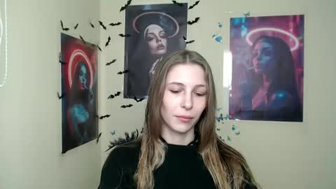 Snapshot of stranger_giirl chatting on 03-12-25, 01:08 Amalia online show from 03-12-25, 01:08