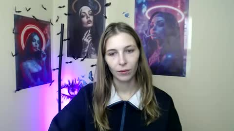 Snapshot of stranger_giirl chatting on 10-15-25, 12:27 Amalia online show from 10-15-25, 12:27