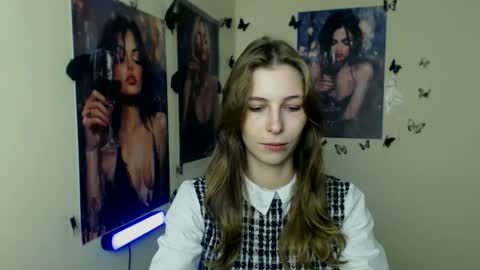 Snapshot of stranger_giirl chatting on 10-26-25, 07:47 Amalia online show from 10-26-25, 07:47