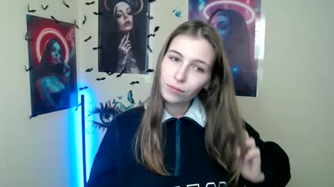 Snapshot of stranger_giirl chatting on 10-28-25, 07:12 Amalia online show from 10-28-25, 07:12