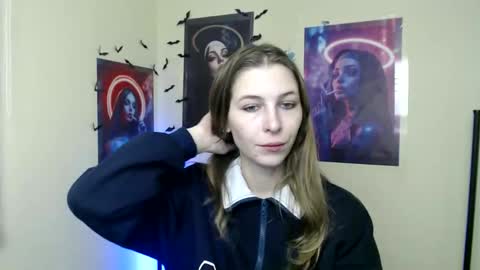 Snapshot of stranger_giirl chatting on 11-05-25, 07:08 Amalia online show from 11-05-25, 07:08