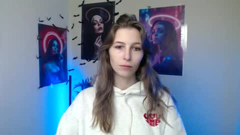 Snapshot of stranger_giirl chatting on 11-12-25, 01:22 Amalia online show from 11-12-25, 01:22