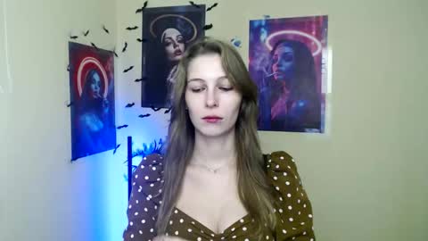 Snapshot of stranger_giirl chatting on 11-24-25, 01:00 Amalia online show from 11-24-25, 01:00