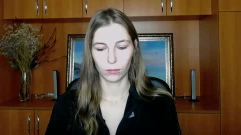 Snapshot of stranger_giirl chatting on 11-29-25, 07:22 Amalia online show from 11-29-25, 07:22