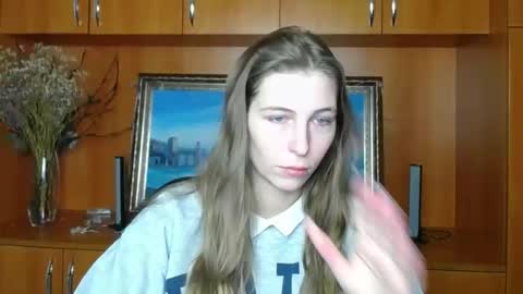 Snapshot of stranger_giirl chatting on 12-14-25, 07:03 Amalia online show from 12-14-25, 07:03