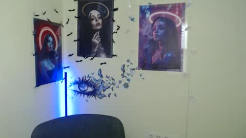 Snapshot of stranger_giirl chatting on 12-18-25, 07:14 Amalia online show from 12-18-25, 07:14