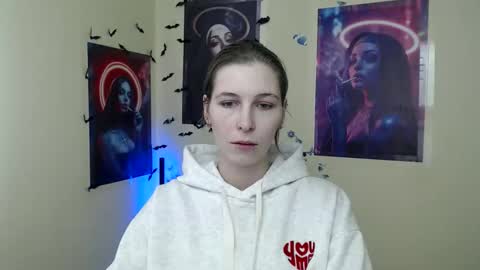 Snapshot of stranger_giirl chatting on 01-13-26, 07:02 Amalia online show from 01-13-26, 07:02