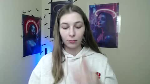 Snapshot of stranger_giirl chatting on 02-15-26, 07:51 Amalia online show from 02-15-26, 07:51