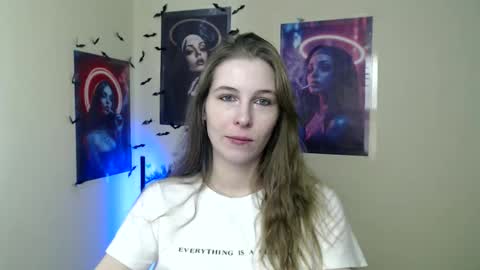 Snapshot of stranger_giirl chatting on 02-24-26, 01:09 Amalia online show from 02-24-26, 01:09