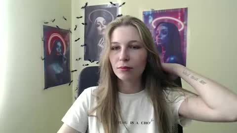 Snapshot of stranger_giirl chatting on 04-02-26, 06:11 Amalia online show from 04-02-26, 06:11