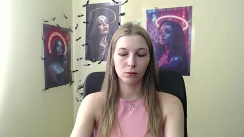 Snapshot of stranger_giirl chatting on 04-03-26, 05:49 Amalia online show from 04-03-26, 05:49