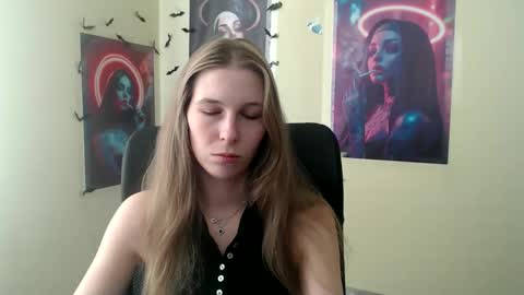 Snapshot of stranger_giirl chatting on 05-07-26, 06:08 Amalia online show from 05-07-26, 06:08