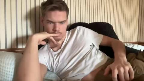 Snapshot of stratman301 chatting on 01-29-25, 02:53 stratman301 online show from 01-29-25, 02:53