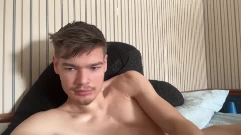 Snapshot of stratman301 chatting on 02-18-25, 06:04 stratman301 online show from 02-18-25, 06:04