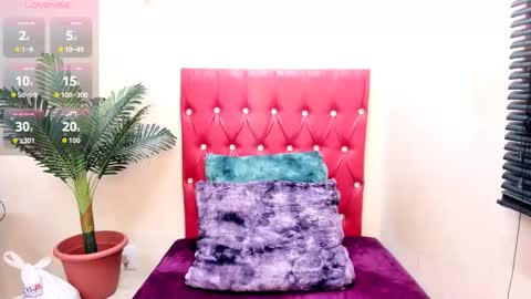 Snapshot of strawberry_lipz chatting on 09-15-25, 06:02 strawberry_lipz online show from 09-15-25, 06:02
