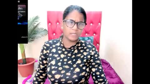 Snapshot of strawberry_lipz chatting on 09-24-25, 05:00 strawberry_lipz online show from 09-24-25, 05:00