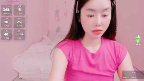 strawberry_loveee online show from 09-28-25, 08:20