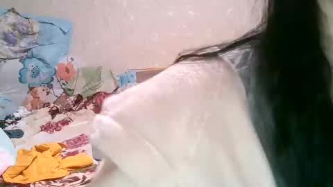 Strawberry Storm online show from 04-18-26, 08:09