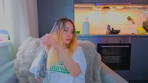 Tati and Lola online show from 05-05-26, 06:21