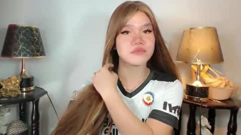 Snapshot of streetlustgirl chatting on 10-16-25, 12:28 lexie online show from 10-16-25, 12:28