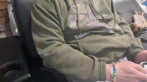 Snapshot of stroking33again chatting on 02-24-25, 11:52 stroking33again online show from 02-24-25, 11:52