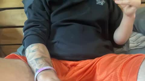 Snapshot of stroking33again chatting on 10-02-25, 02:13 stroking33again online show from 10-02-25, 02:13