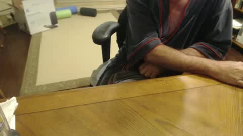 Snapshot of stromg2000 chatting on 12-11-24, 03:58 stromg2000 online show from 12-11-24, 03:58