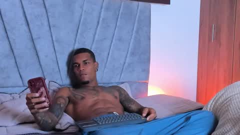 Snapshot of strong_blackboy chatting on 01-06-26, 12:58 strong blackboy online show from 01-06-26, 12:58