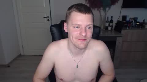 strong_guy_xxx online show from 11-01-25, 07:43