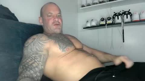 Snapshot of strongandhard073 chatting on 02-11-25, 05:29 StrongAndHard online show from 02-11-25, 05:29