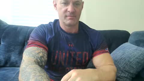 Snapshot of strongandhard073 chatting on 09-29-25, 05:07 StrongAndHard online show from 09-29-25, 05:07