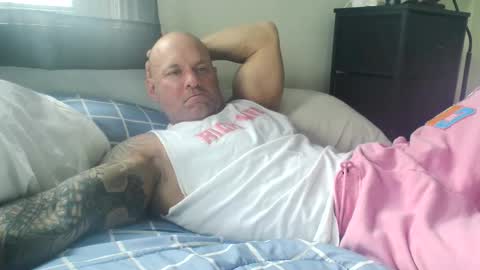 Snapshot of strongandhard073 chatting on 10-24-25, 06:37 StrongAndHard online show from 10-24-25, 06:37