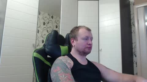 Snapshot of strongass18 chatting on 02-02-25, 11:51 Alex online show from 02-02-25, 11:51