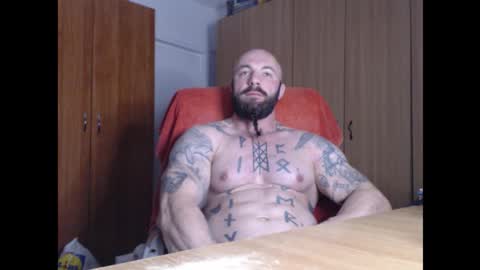 Snapshot of strongivan chatting on 12-16-25, 05:01 StrongIvan online show from 12-16-25, 05:01