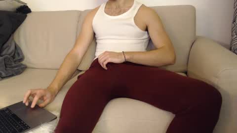Snapshot of studfromparis chatting on 01-02-25, 03:19 Stud From Paris online show from 01-02-25, 03:19