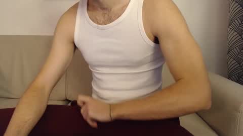 Snapshot of studfromparis chatting on 01-15-25, 11:21 Stud From Paris online show from 01-15-25, 11:21