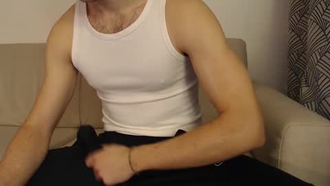 Snapshot of studfromparis chatting on 02-27-25, 05:04 Stud From Paris online show from 02-27-25, 05:04