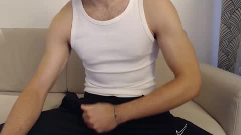 Snapshot of studfromparis chatting on 10-23-25, 10:36 Stud From Paris online show from 10-23-25, 10:36