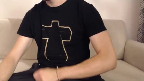 Snapshot of studfromparis chatting on 11-30-25, 03:49 Stud From Paris online show from 11-30-25, 03:49