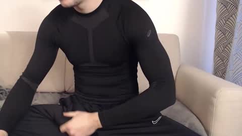 Snapshot of studfromparis chatting on 02-10-26, 11:36 Stud From Paris online show from 02-10-26, 11:36