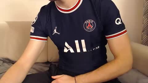Snapshot of studfromparis chatting on 02-15-26, 05:09 Stud From Paris online show from 02-15-26, 05:09