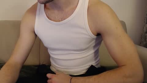 Snapshot of studfromparis chatting on 03-01-26, 04:31 Stud From Paris online show from 03-01-26, 04:31