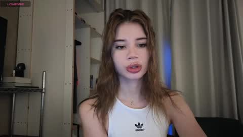 Sofa online show from 04-26-26, 11:08