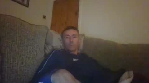 Snapshot of stuuuey73 chatting on 10-14-25, 09:48 stuuuey73 online show from 10-14-25, 09:48