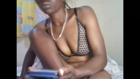 Snapshot of sty18 chatting on 01-06-25, 10:02 sty18 online show from 01-06-25, 10:02