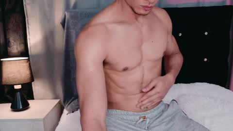 Snapshot of stylish_men chatting on 09-08-25, 03:33 stylish men online show from 09-08-25, 03:33