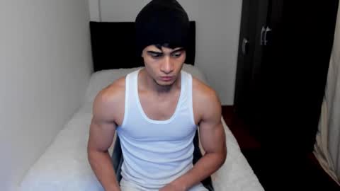 Snapshot of stylish_men chatting on 09-17-25, 11:12 stylish men online show from 09-17-25, 11:12