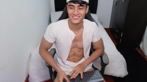 Snapshot of stylish_men chatting on 10-14-25, 01:23 stylish men online show from 10-14-25, 01:23