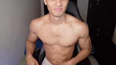 Snapshot of stylishman01 chatting on 11-20-25, 01:33 stylish man online show from 11-20-25, 01:33